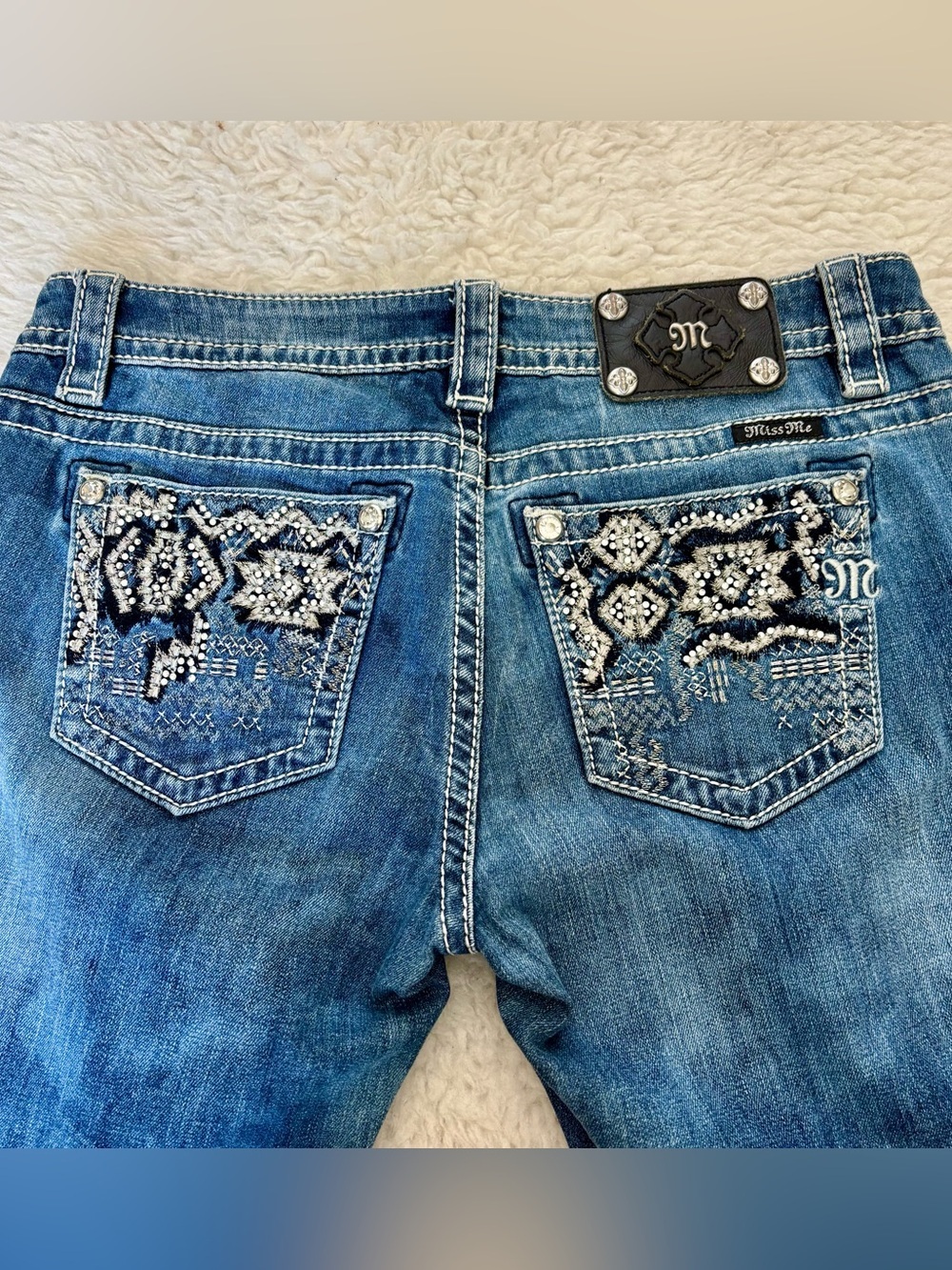 Miss Me Signature Skinny Distressed Blue Embellished Jeans size 30